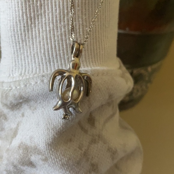 Pearl Turtle Case Necklace - Picture 2 of 4